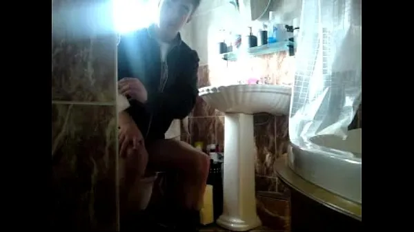 دیکھیں Turner taking a poo گرم ویڈیوز