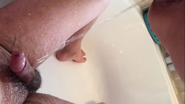 Regardez Pisser sur ma bite et me sucer vidéos chaleureuses