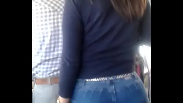 Mira rich buttocks on the bus cálidos videos