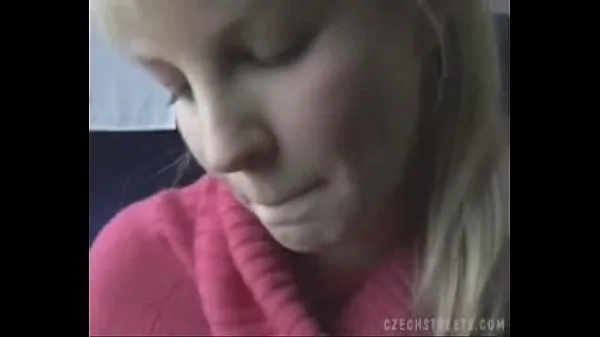 Xem naughty blonde paying a blowjob on the bus Video ấm áp