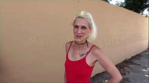 Tonton Married Public Slut Video hangat
