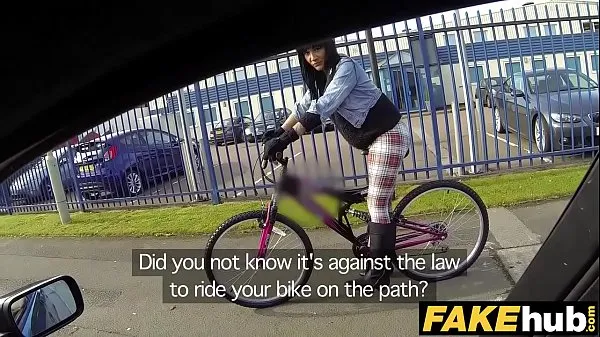 Bekijk Fake Cop Hot cyclist with big tits and sweet ass warme video's