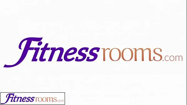 Oglejte si Fitness Rooms Gym milf and students have wet lesbian interracial threesome toplih videoposnetkov