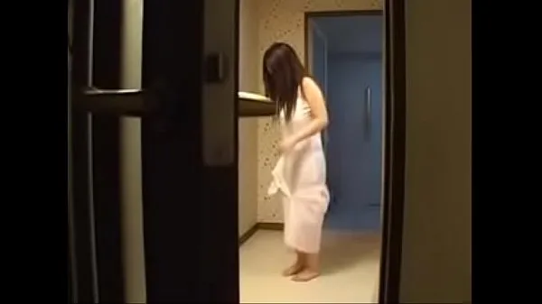 ดู Hot Japanese Wife Fucks Her Young Boy วิดีโอที่อบอุ่น
