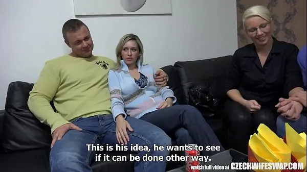 Titta på Blonde Wife Cheating her Husband varma videor