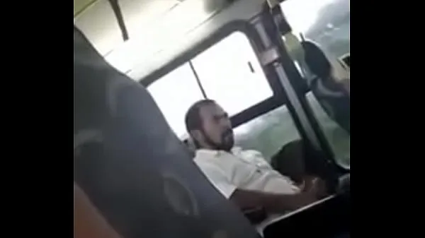 شاهد مقاطع فيديو دافئة bus freak