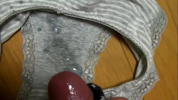 Mira bukkake en los pantalones del proximo que regresaba a casa 2 cálidos videos