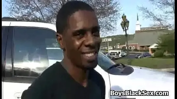 Посмотрите Белый сексуальный молодой мальчик-гей наслаждается большим черным членом глубоко в его тугой заднице 15 теплые видео