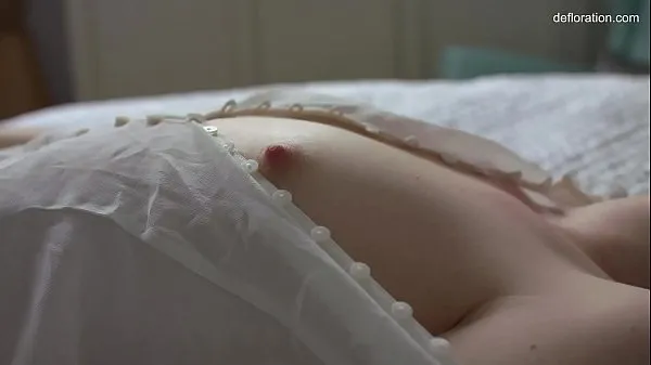 Titta på Real virgin teen Anna Klavkina masturbates varma videor
