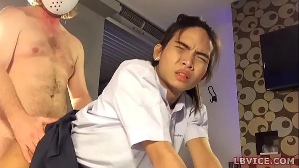 Regardez Ladyboy Ecolière Ploy Levrette Anal vidéos chaleureuses