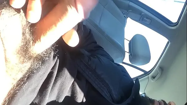 شاهد مقاطع فيديو دافئة jerking in the car