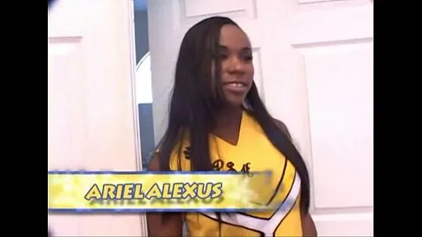 Nézze meg Ariel Alexus In A Cheerleading Foursome meleg videókat