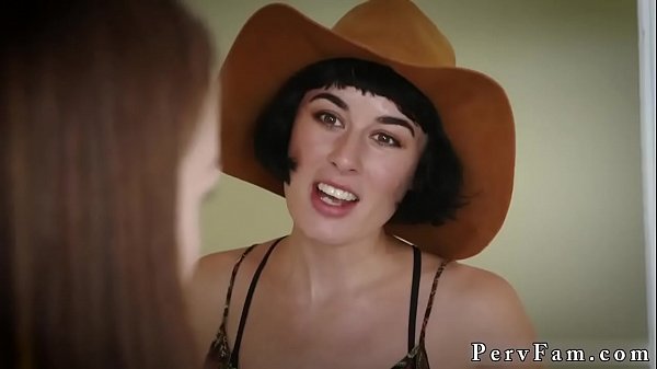 Katso Virtual sex hardcore amateur teen threesome lämmintä videota