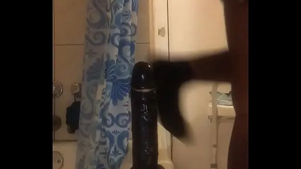 Regardez Un black monte un gode vidéos chaleureuses