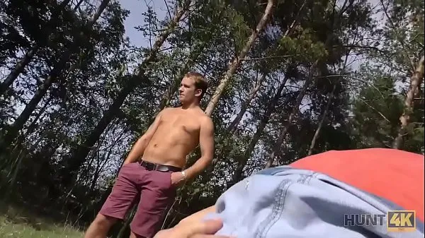 Regardez HUNT4K. jeune fille mince tente le sexe anal en plein air tandis que cocu filme cette vidéos chaleureuses