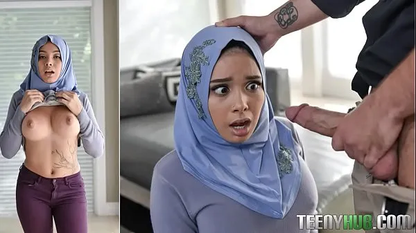 Assista Aaliyah Hadid em anal em seu hijab vídeos quentes