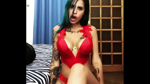 Mira Tati Zaqui Sensualizando cálidos videos