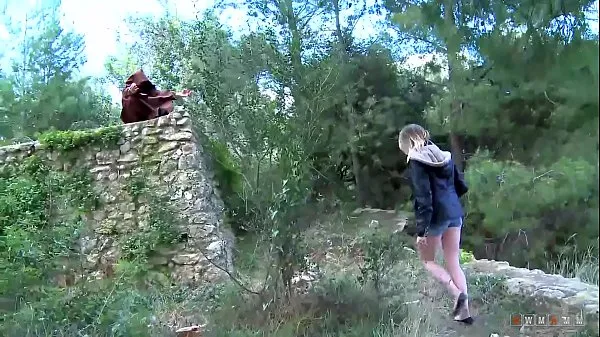 Παρακολουθήστε Kinky Guy Convinced His Hot Babe To Fuck This Weirdo Stranger Outdoors ζεστά βίντεο