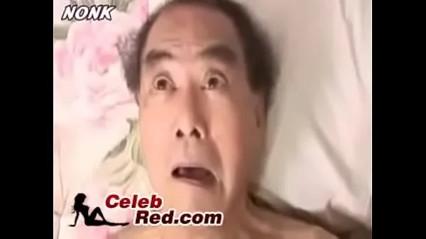 Mira Enfermera japonesa tetona se folla al abuelo (¿Quién es ella cálidos videos