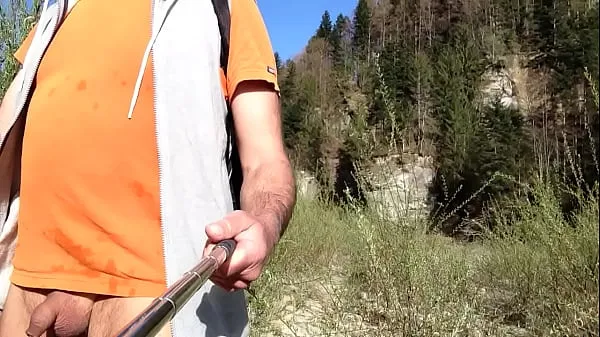 Se bottomless hiker with small uncut penis varme videoer