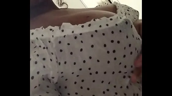 Mira Mojado camisa tetas se burlan de cálidos videos