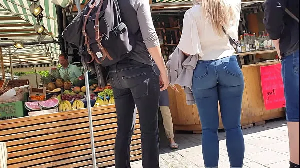 Guarda bubble butt PUBBLICA bionda video caldi