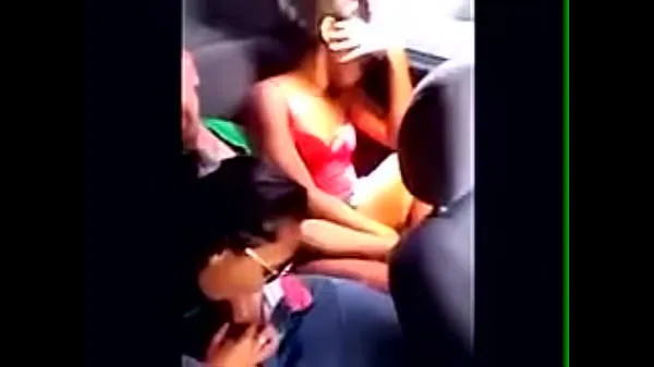 دیکھیں Crash in the car گرم ویڈیوز