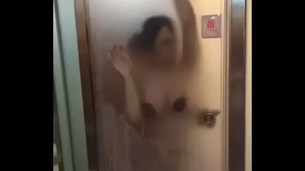 成都太古李フィットネストレーナーと巨乳の女性メンバーがバスルームで性交を余儀なくされた温かいビデオをご覧ください