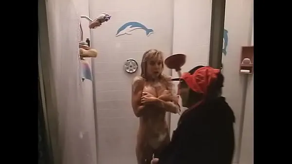 Titta på Ghoulies 3: Sexy Shower Girl GIF varma videor