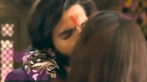 Mira Deepika Padukone escenas calientes cálidos videos