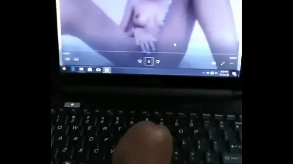 Fan masturbating to Petite Indian camgirl温かいビデオをご覧ください