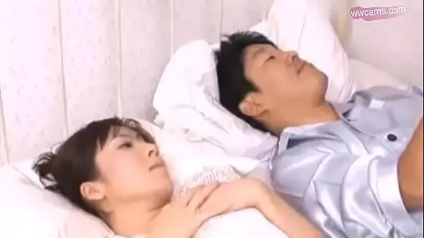دیکھیں Japanese Family Group Sex Taboo At Home Hot گرم ویڈیوز