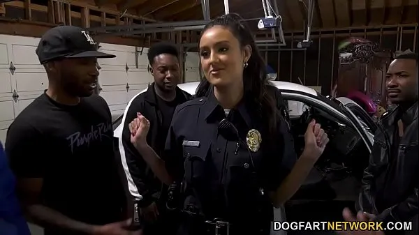 Tonton Police Officer Job Is A Suck - Eliza Ibarra Video hangat