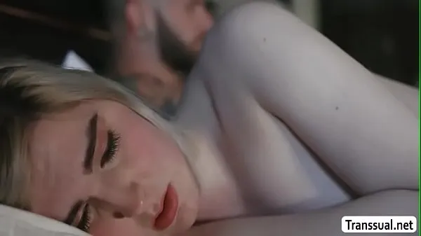 Посмотрите TS Ella Hollywood страстный анальный секс теплые видео