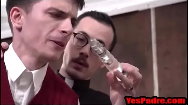 Se Catholic boy loves his priest varme videoer