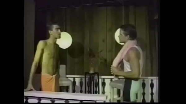 Tonton Playful gut-sticker Gary Dean is looking for new hookup and he met lean-bodied daisy duck Corey Nixon near the pool Video hangat