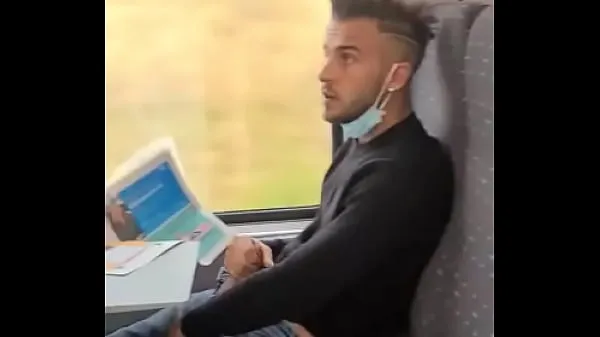 Mira masturbacion en el tren completo cálidos videos