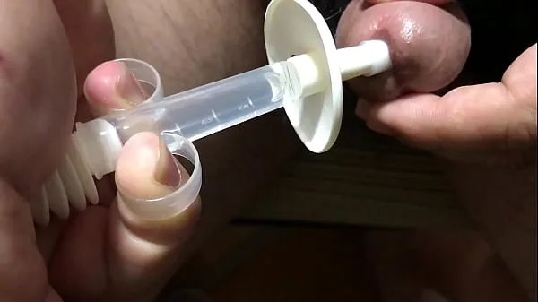 Regardez Si vous mettez de la lotion dans l'urètre et que vous vous masturbez, ce sera comme ça vidéos chaleureuses