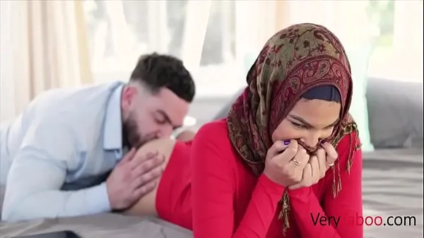 Tonton My Virgin StepSister In Hijab Fucked- Maya Farrell Video hangat