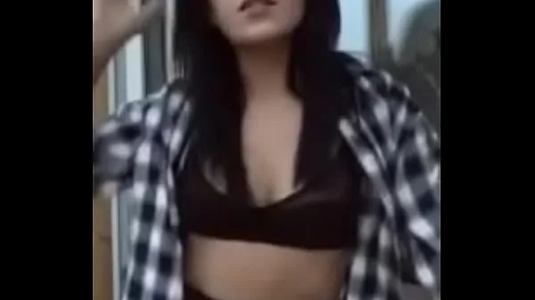 Tonton Russian Teen Teasing Her Ass On The Balcony Video hangat