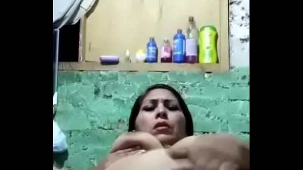 Mira Mi tía susana me envía su video masturbandose cálidos videos