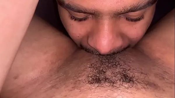 ดู Wet pierced pussy on his chin วิดีโอที่อบอุ่น