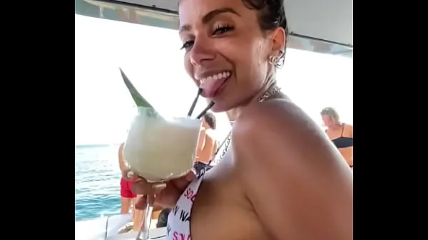 Oglejte si Anitta - juicy ass toplih videoposnetkov