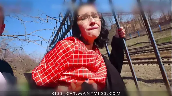 Katso Let's walk in Nature - Public Agent PickUp Russian Student to Real Outdoor Fuck / Kiss cat 4k lämmintä videota