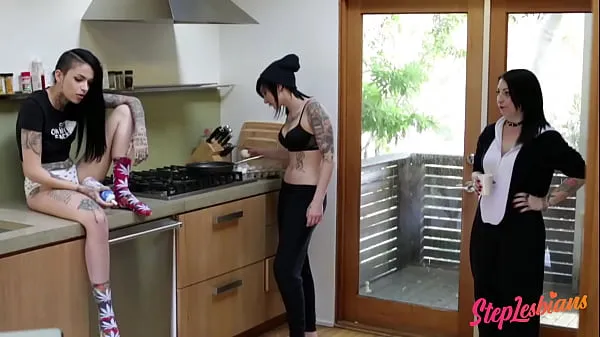 Emo Nikki Hearts And Leigh Raven Love To Try A Strap-On