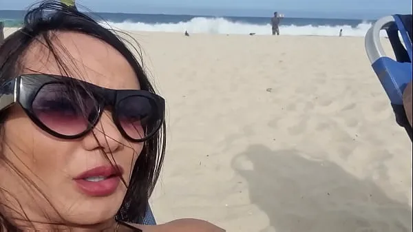 Sehen Sie sich Gut am Strand der Copacabana. Komplett in XV-Rotwarme Videos an