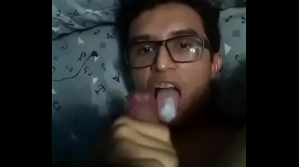 Nézze meg New yummy enjoying in your own mouth meleg videókat