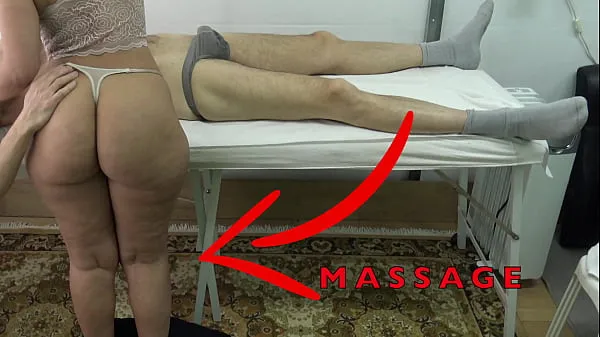 Guarda La cameriera massaggiatrice con il culo grosso mi ha fatto sollevare il vestito e le dita nella figa mentre mi massaggiava il cazzo video caldi