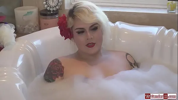 Se Tattooed trans stepmom Isabella Sorrenti makes her stepson suck her dick to give him blonde tgirl facefucks him and the ts anal fucks him varme videoer