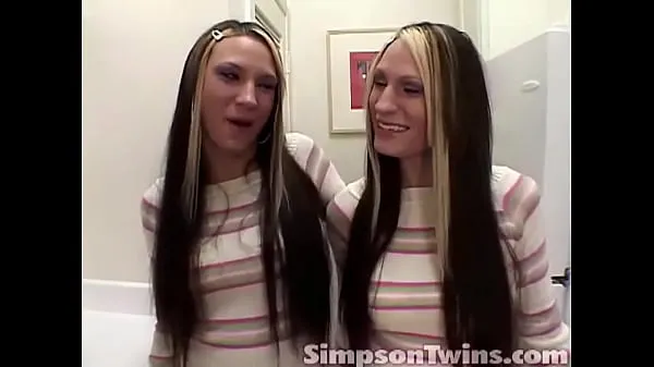 Watch Simpson Twins in kitchen and Fingering warm Videos